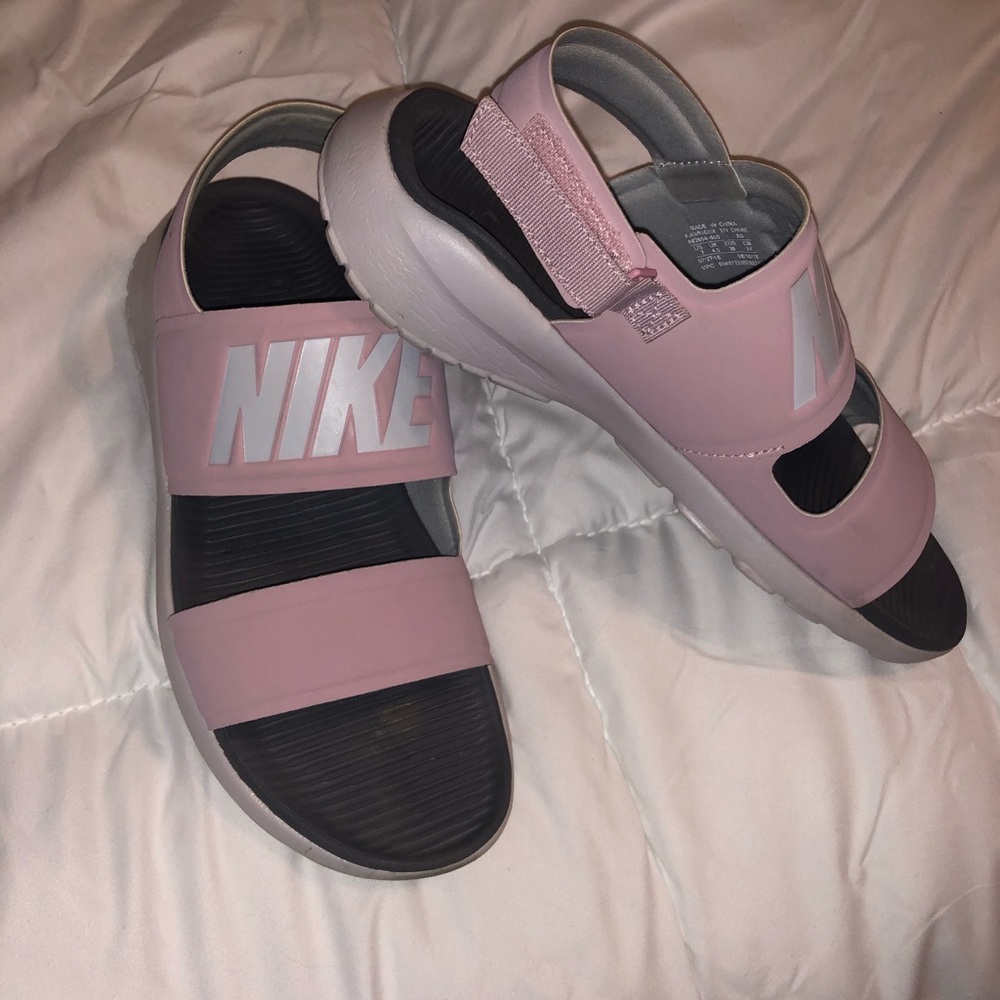 Nike women’s sandals